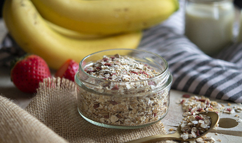 Strawberry and banana breakfast cereals ingredients