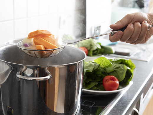 Blanching vegetables in large cooking pot