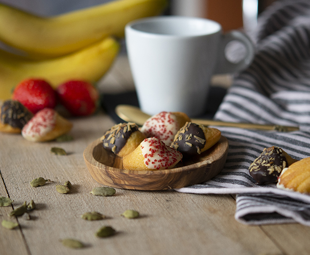 Strawberry and banana crunchies on madeleine